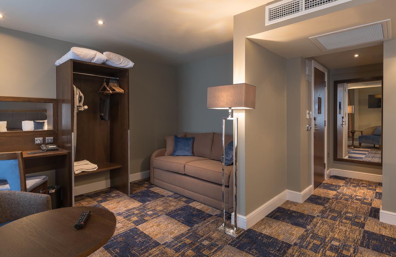 The John Russell Fox Wetherspoon Hotel แอนโดเวอร์ ภายนอก รูปภาพ