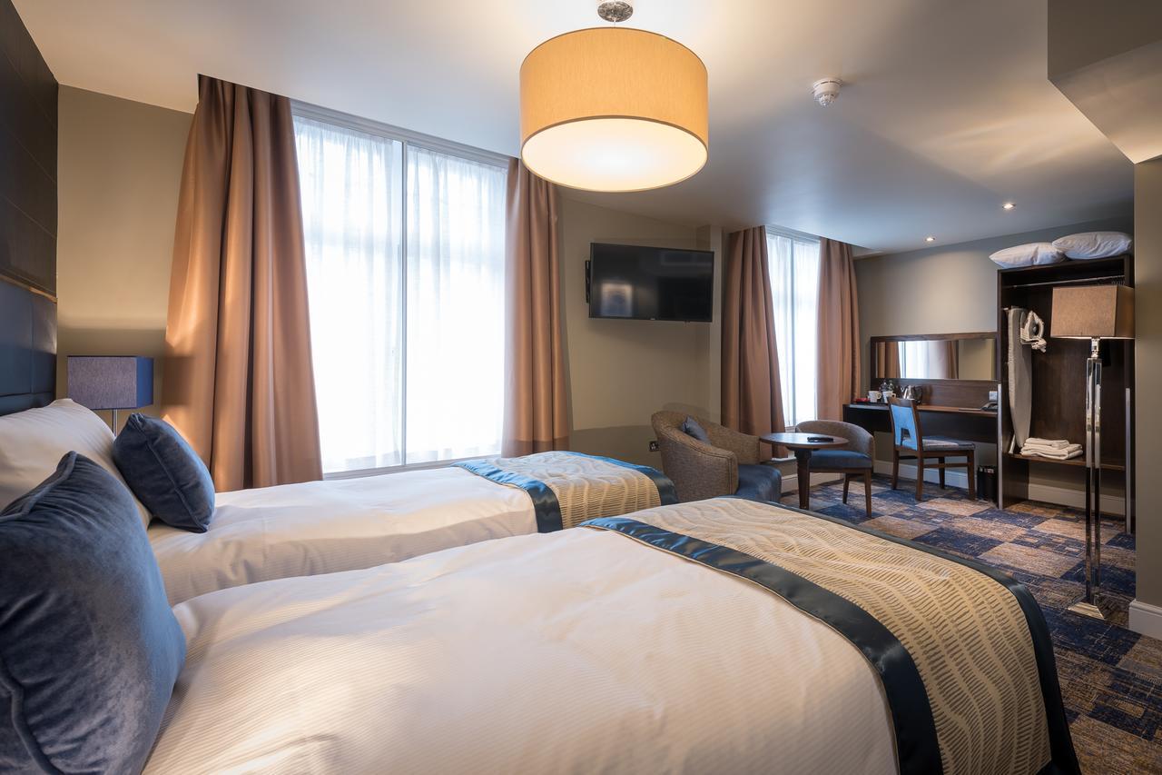 The John Russell Fox Wetherspoon Hotel แอนโดเวอร์ ภายนอก รูปภาพ