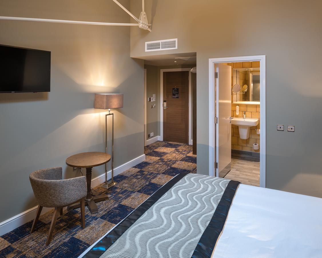 The John Russell Fox Wetherspoon Hotel แอนโดเวอร์ ภายนอก รูปภาพ