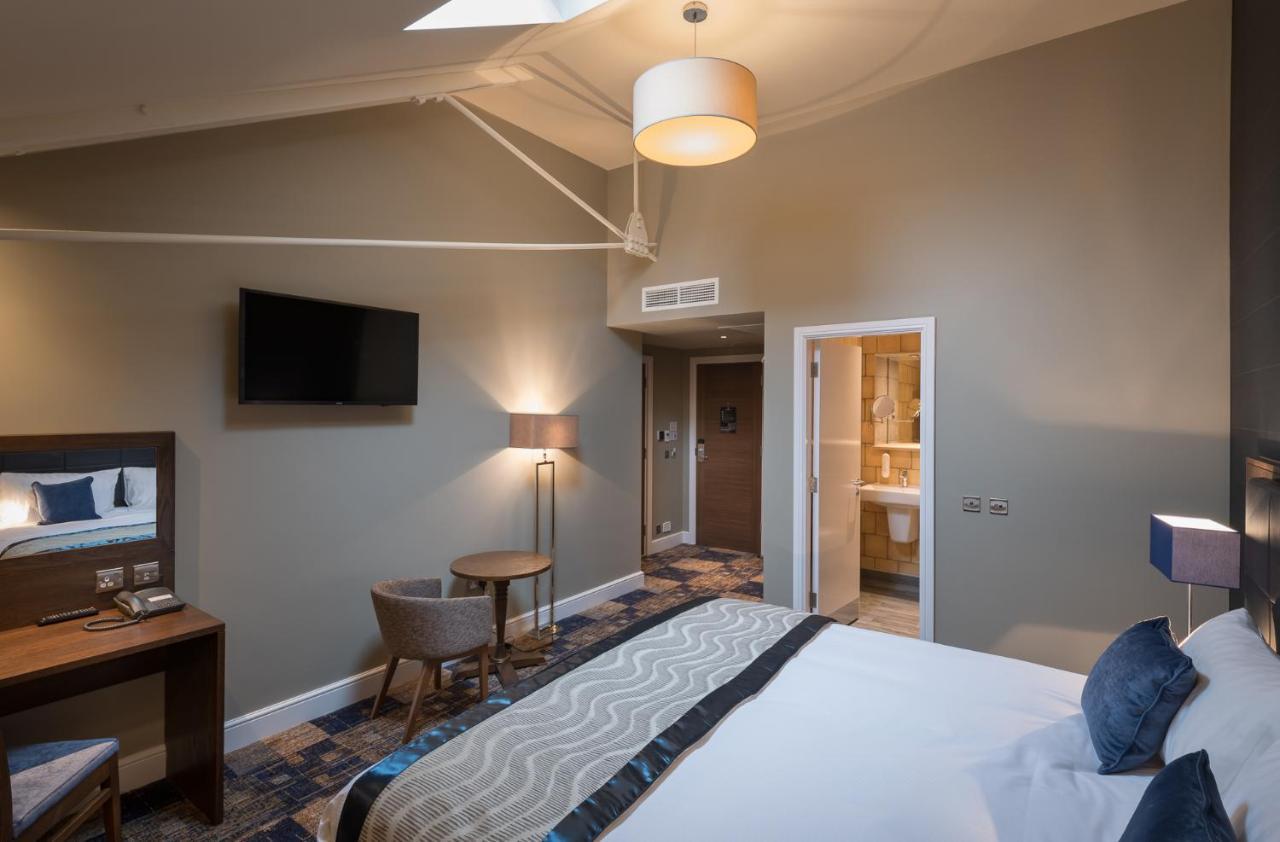 The John Russell Fox Wetherspoon Hotel แอนโดเวอร์ ภายนอก รูปภาพ