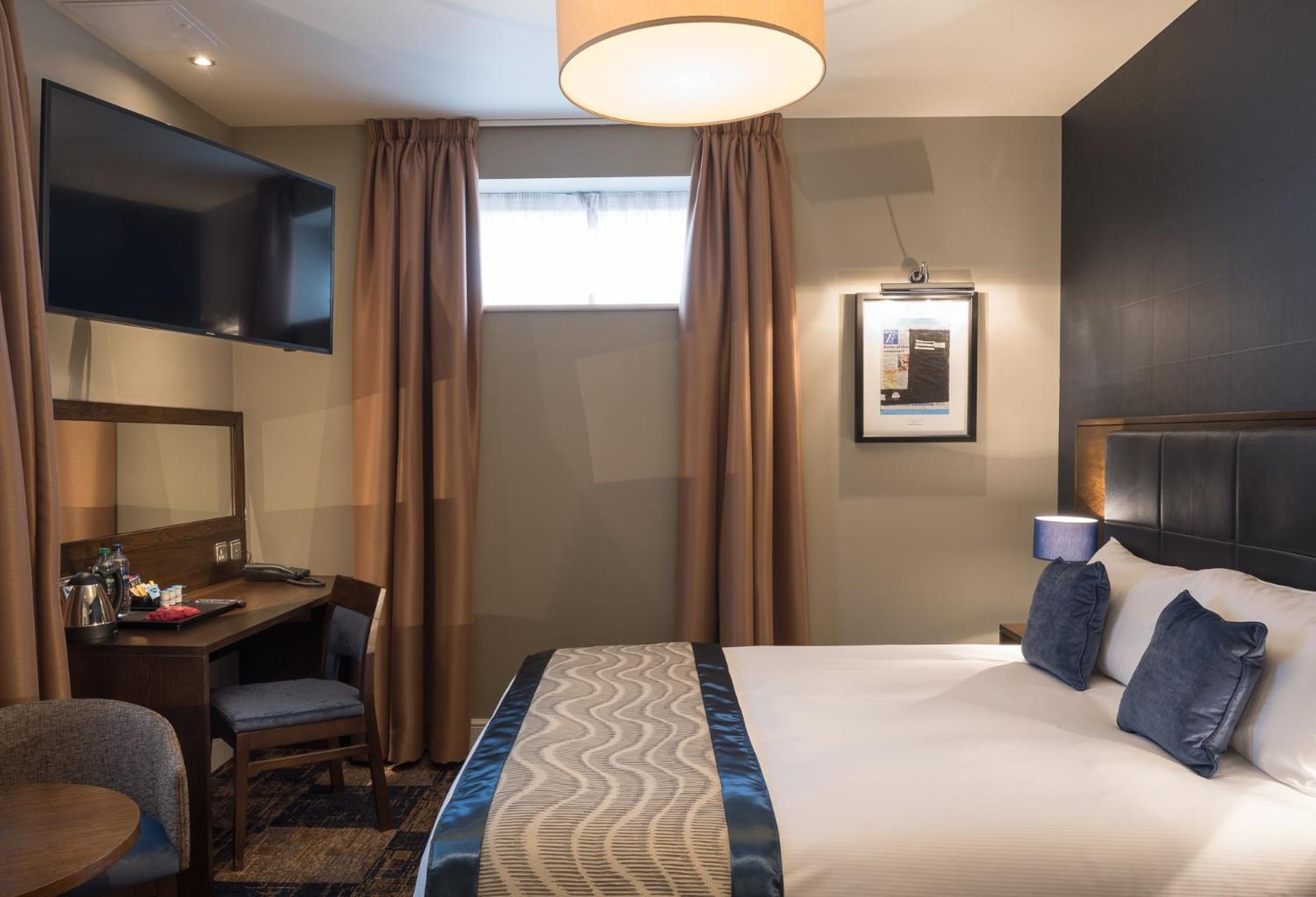 The John Russell Fox Wetherspoon Hotel แอนโดเวอร์ ภายนอก รูปภาพ