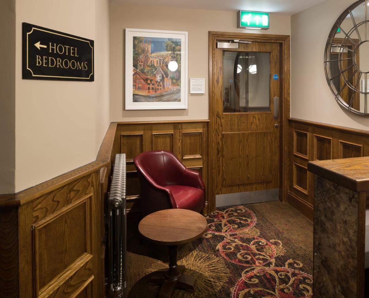 The John Russell Fox Wetherspoon Hotel แอนโดเวอร์ ภายนอก รูปภาพ